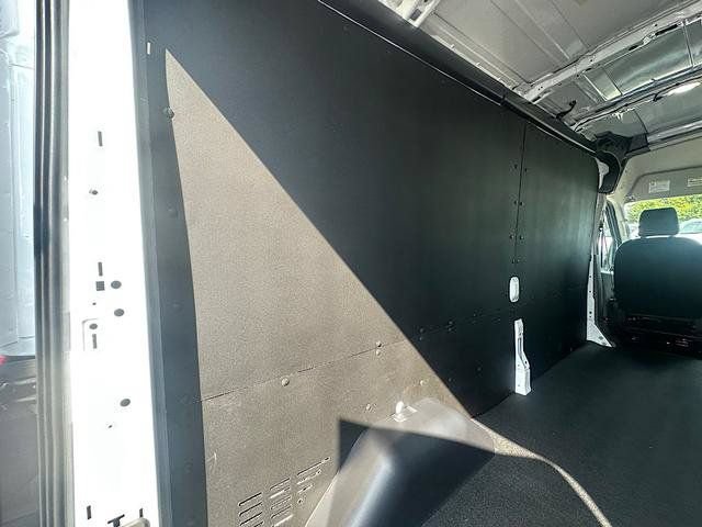 New 2027 Ford Transit 250 148 Medium Roof w/ Load Area Protection Package RWD image 10