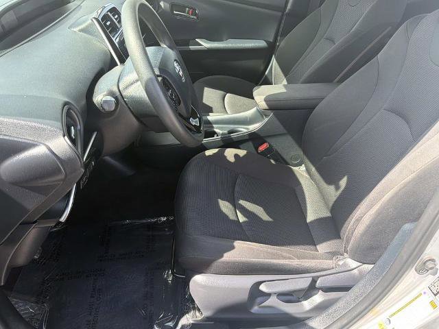 Used 2019 Toyota Prius L Eco w/ Carpet Mat Package FWD image 18