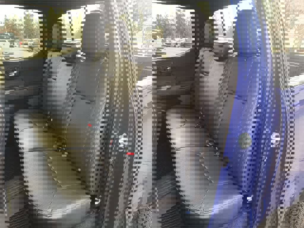 Used 2022 Toyota Tacoma TRD Off-Road image 22