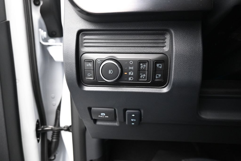 New 2026 Ford F250 Lariat w/ Black Appearance Package AWD/4WD image 12