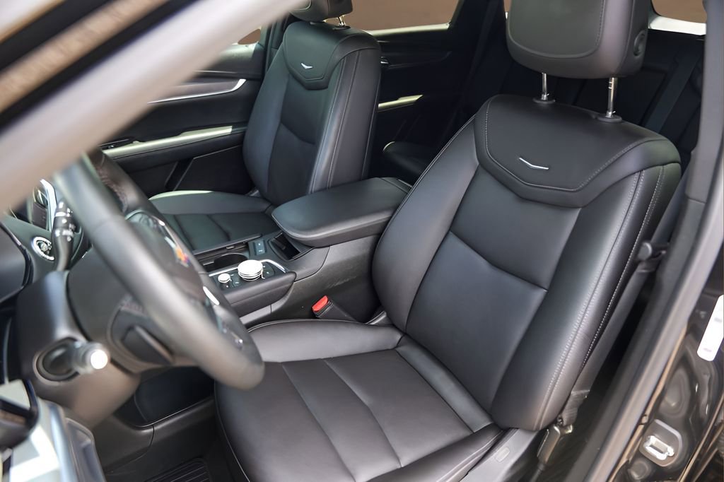 Certified 2024 Cadillac XT5 Luxury FWD image 7