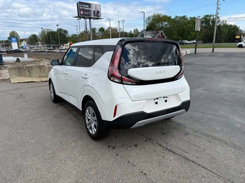 Certified 2023 Kia Soul LX FWD image 5
