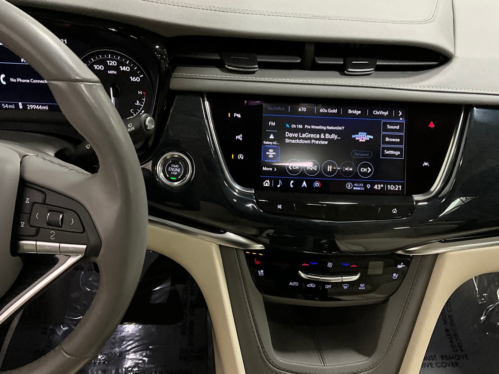 Used 2023 Cadillac XT6 Premium Luxury w/ Technology Package image 7