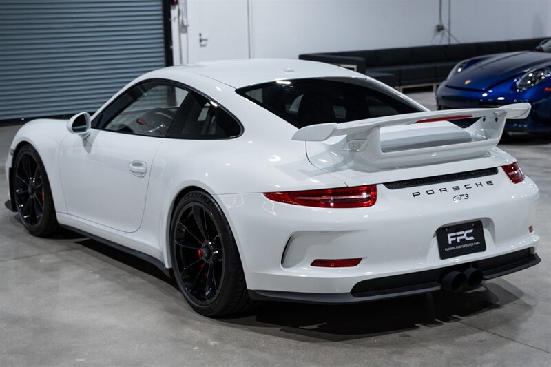 Used 2015 Porsche 911 GT3 RWD image 4