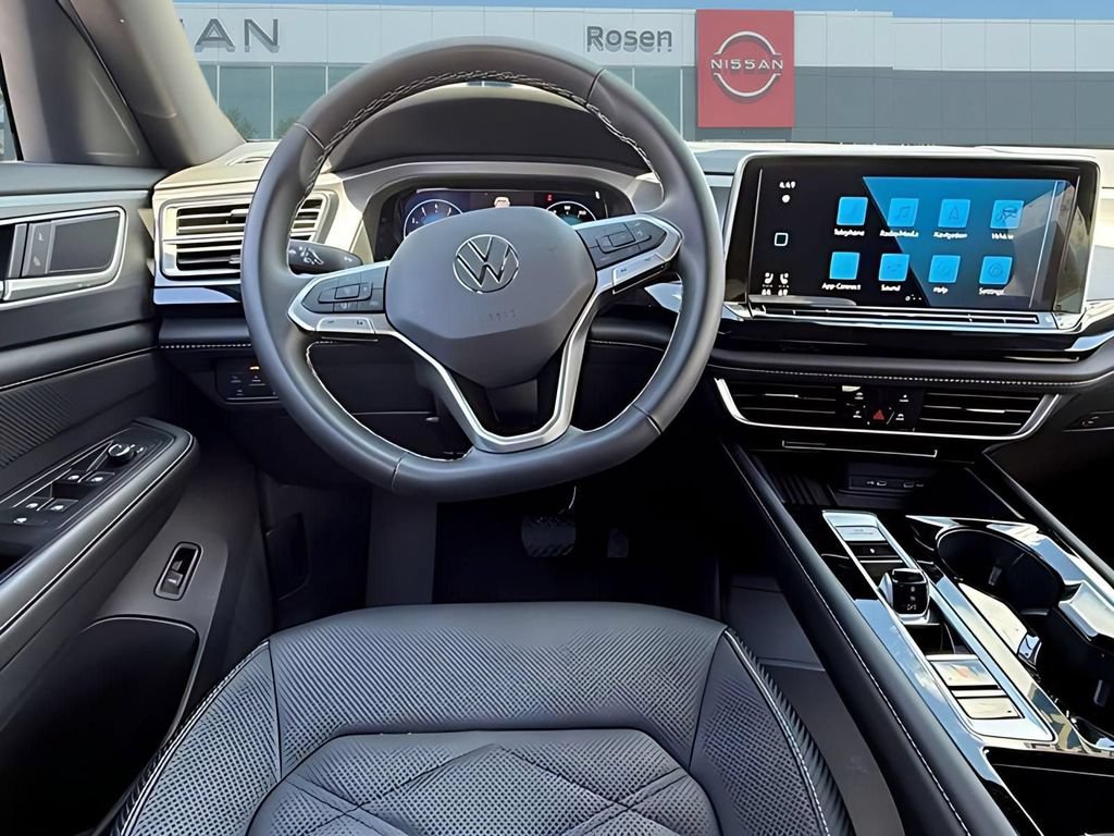Used 2025 Volkswagen Atlas Cross Sport SE AWD/4WD image 8
