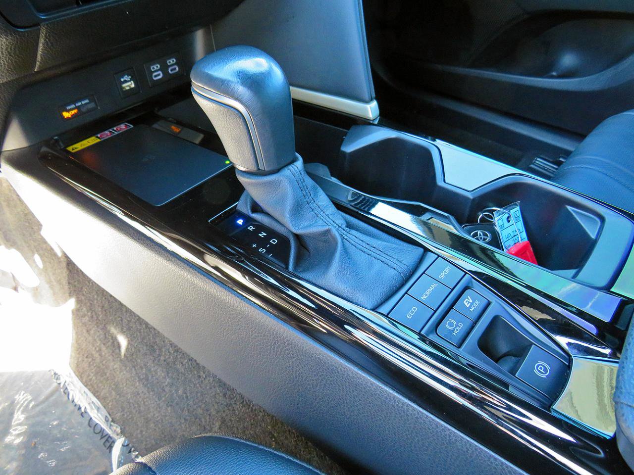 Used 2025 Toyota Camry LE image 28