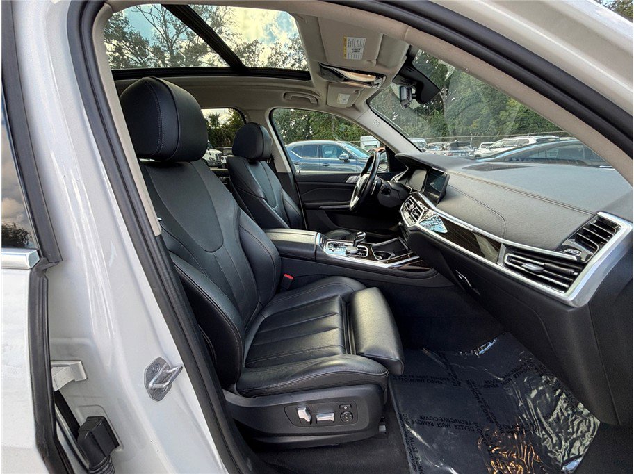 Used 2021 BMW X7 xDrive40i w/ Parking Assistance Package image 49