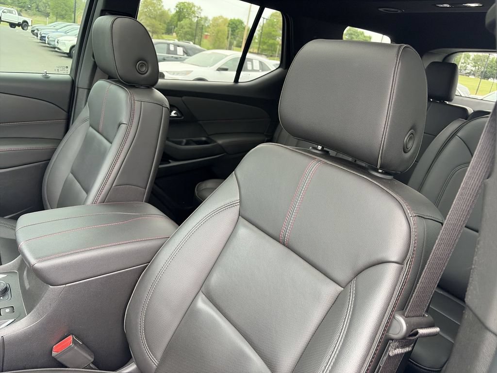 Used 2023 Chevrolet Traverse RS w/ LPO, Floor Liner Package AWD/4WD image 11