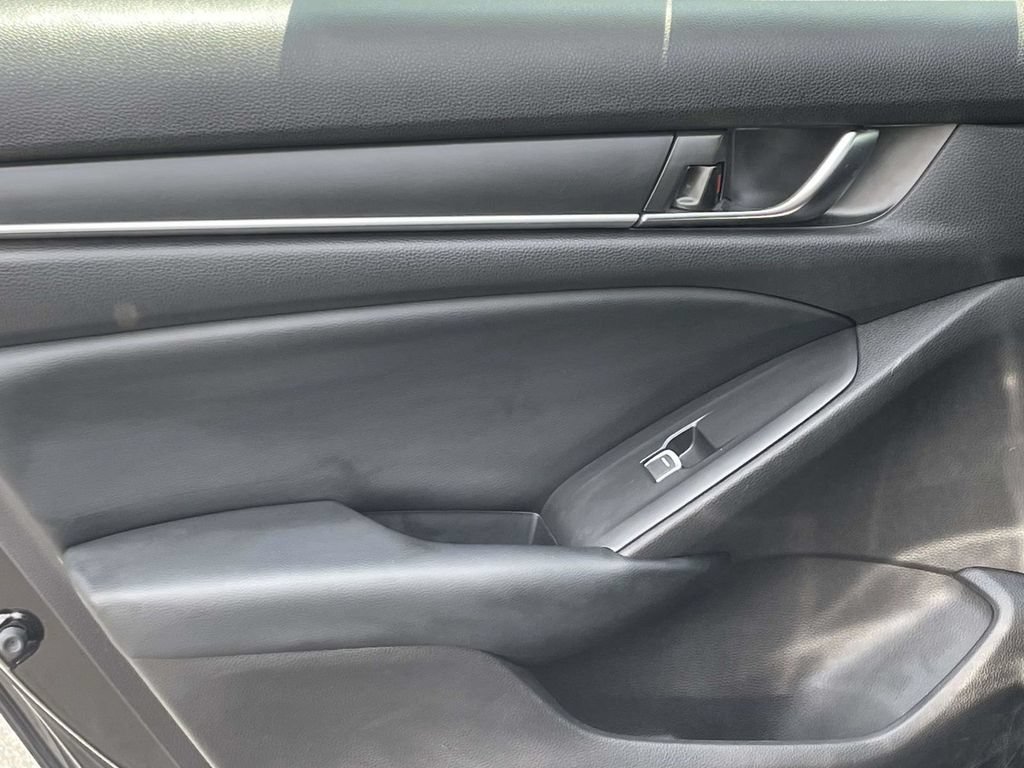 Used 2018 Honda Accord Sport image 22