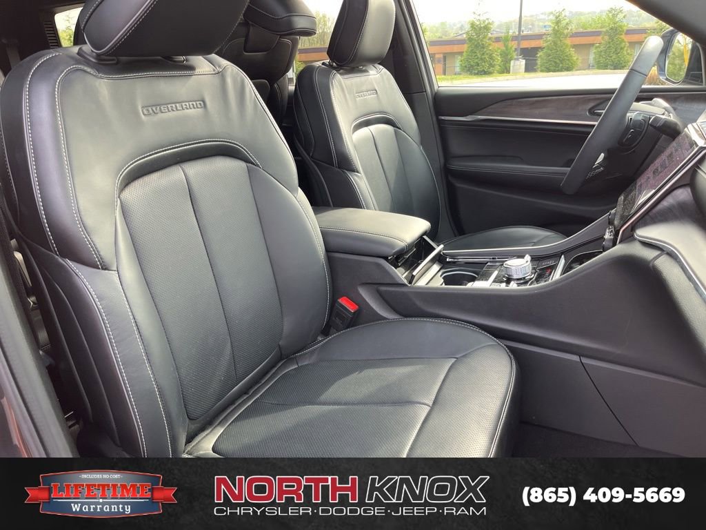 Used 2025 Jeep Grand Cherokee L Overland w/ Trailer Tow Package image 13