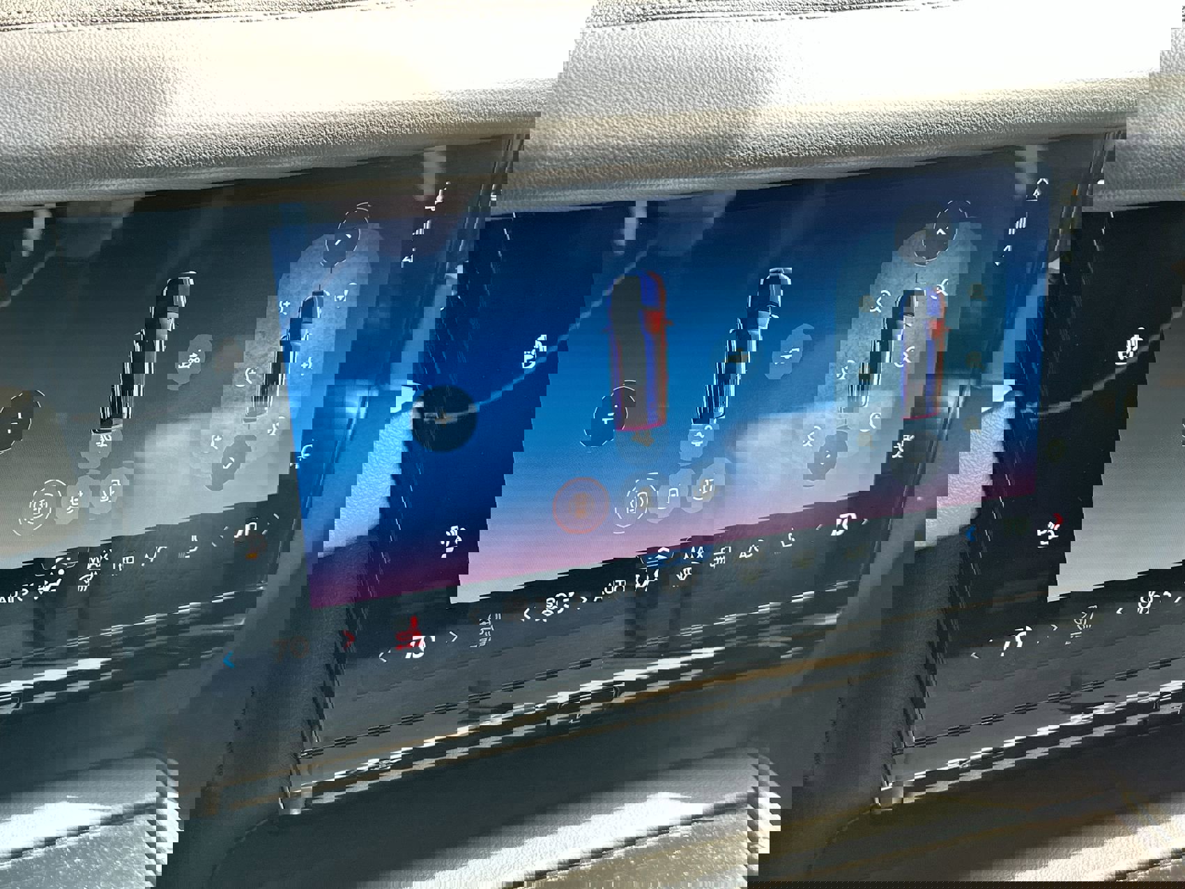 Used 2025 Lincoln Navigator Reserve image 18