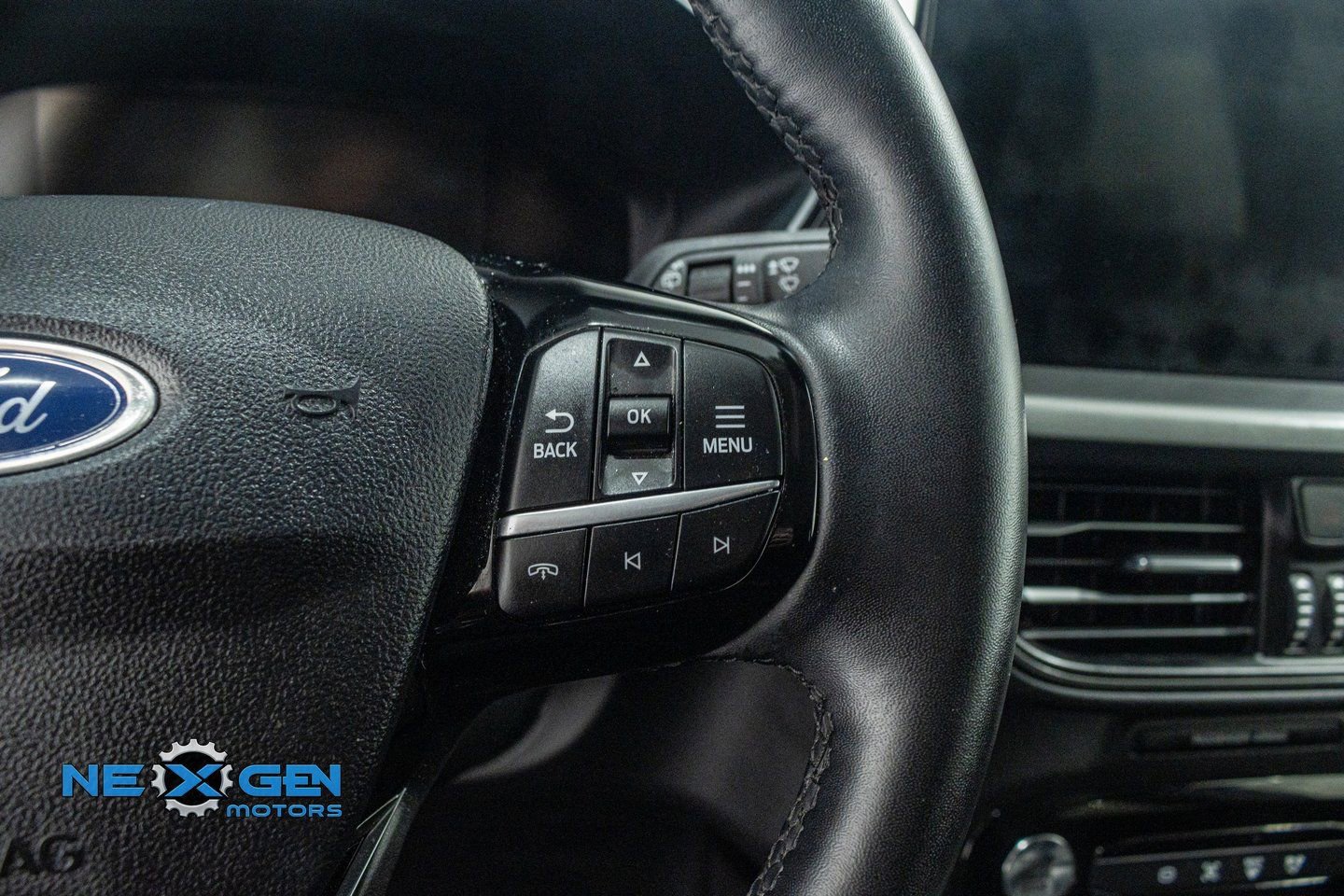 Used 2023 Ford Escape SE image 15