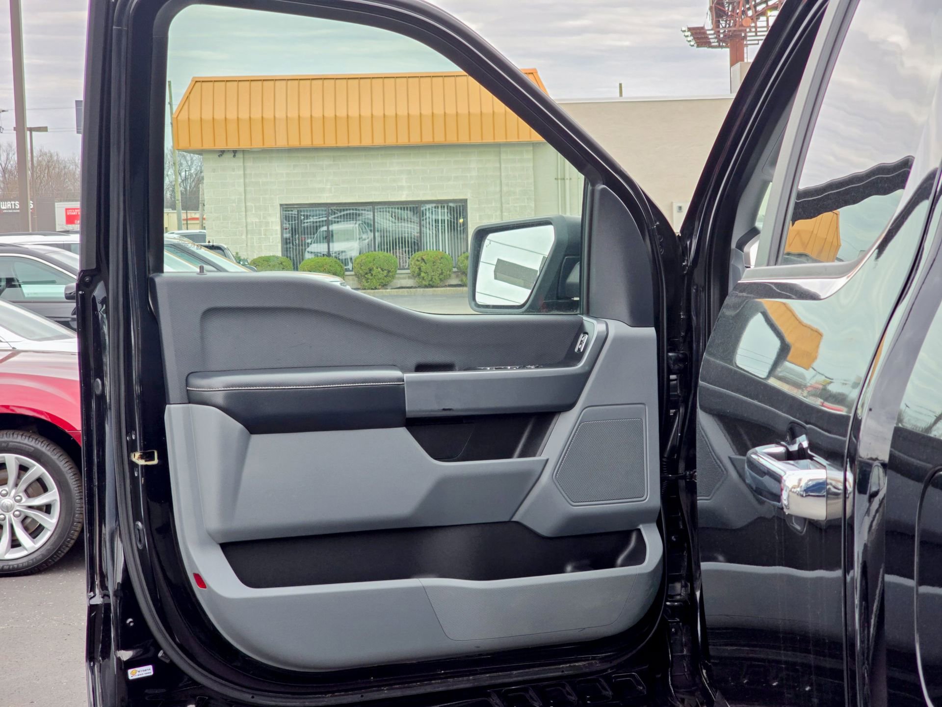 Used 2021 Ford F150 XLT w/ XTR Package image 14