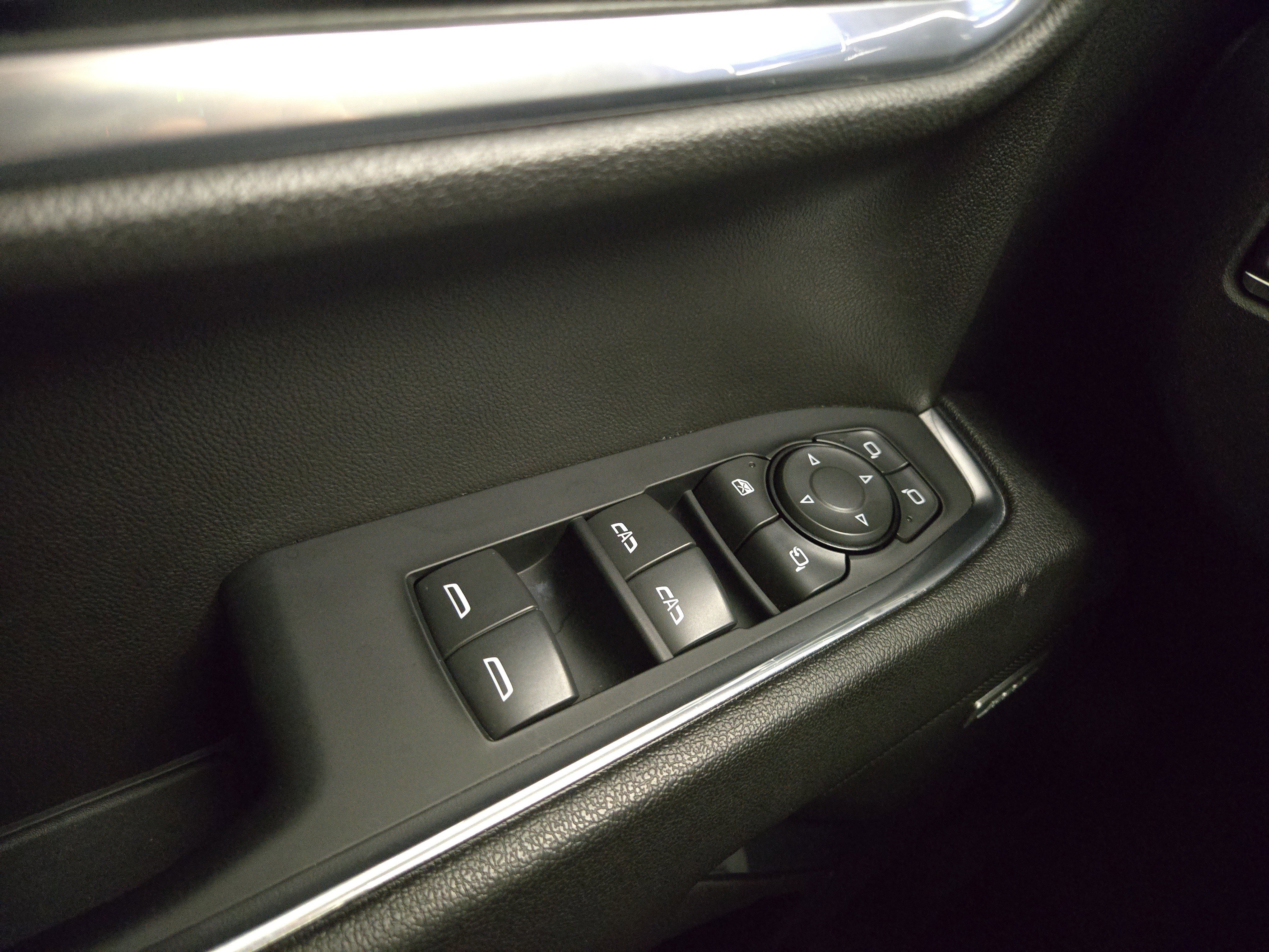 Used 2023 Chevrolet Silverado 1500 LTZ image 31