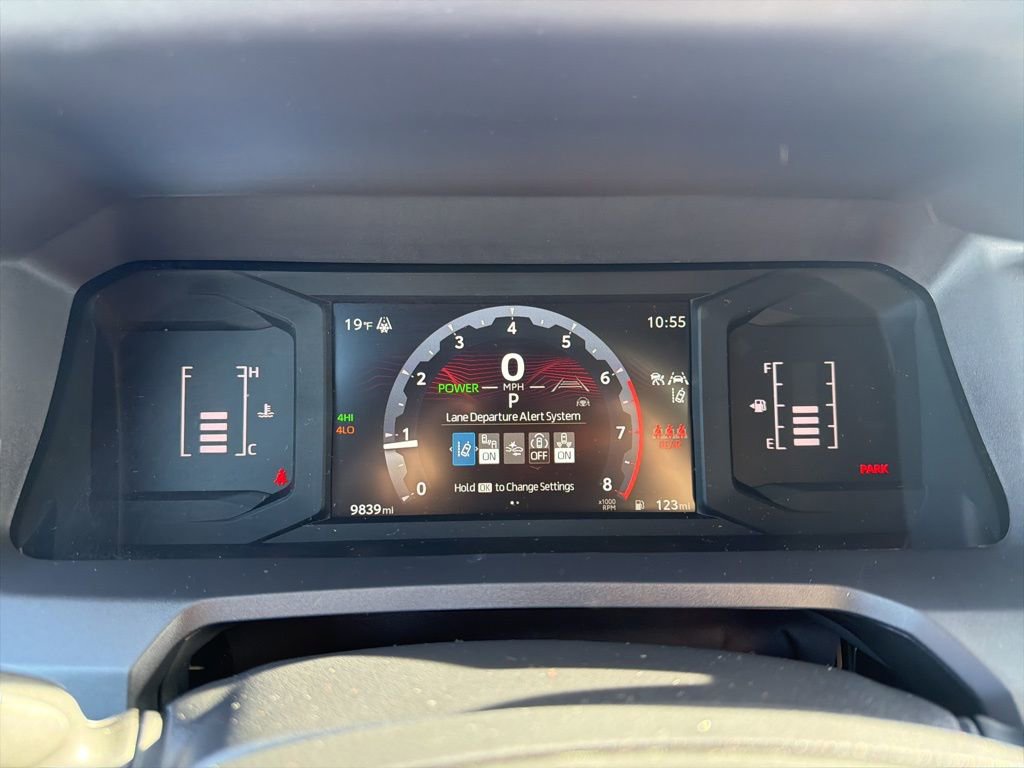 Used 2025 Toyota Tacoma SR5 image 27