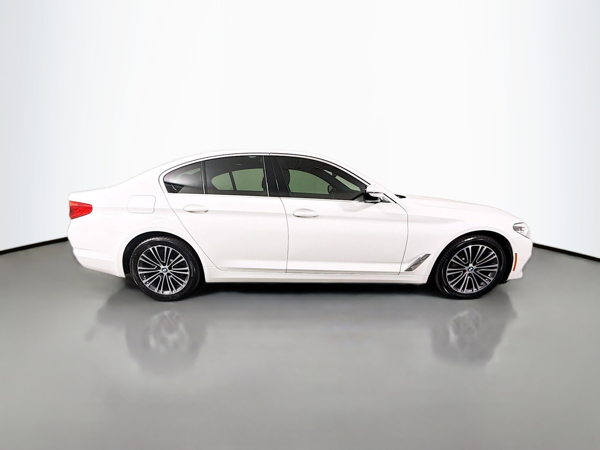 Used 2019 BMW 530i w/ Convenience Package image 11