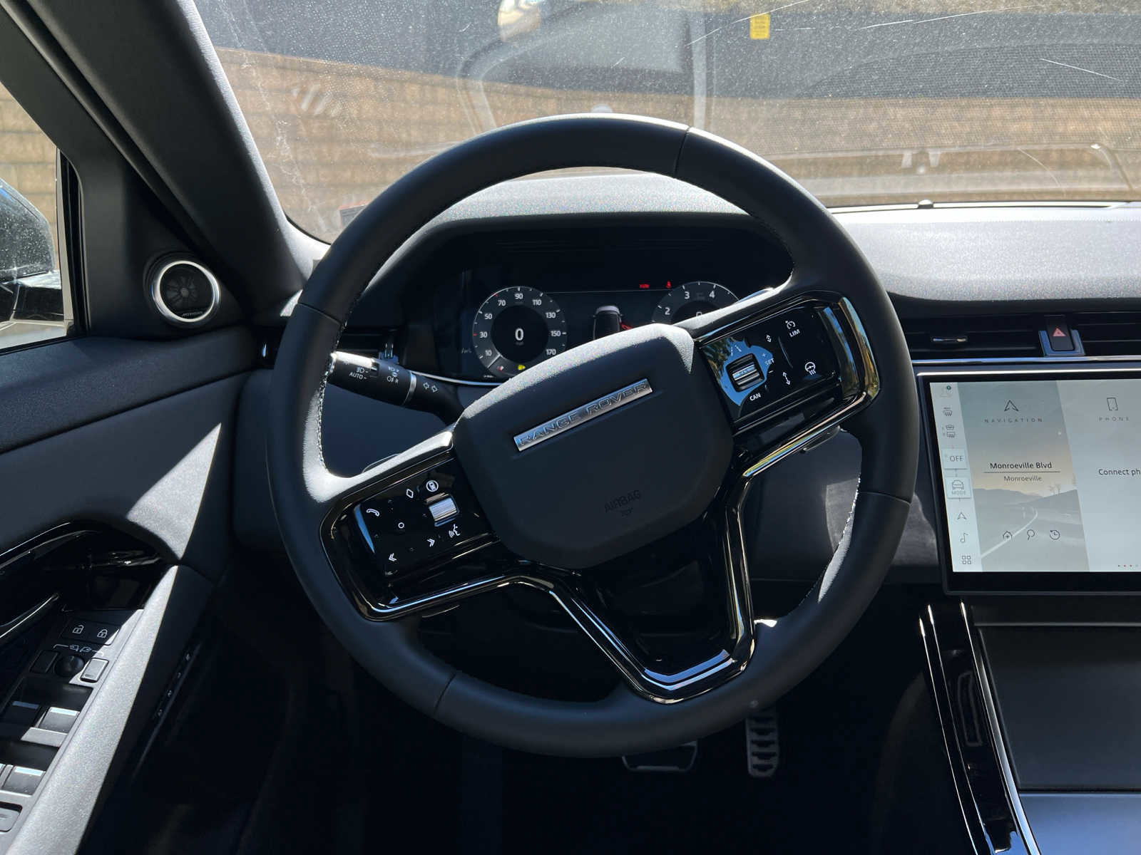 Used 2025 Land Rover Range Rover Evoque Dynamic SE image 10