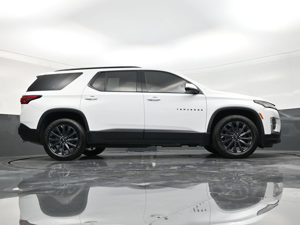 Used 2022 Chevrolet Traverse RS FWD image 25