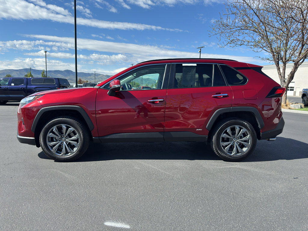 Used 2022 Toyota RAV4 Limited AWD/4WD image 4