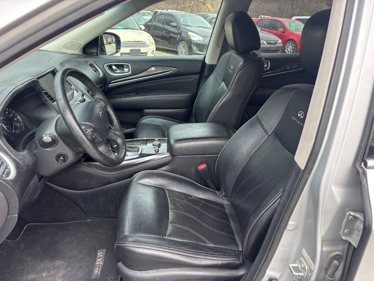 Used 2013 INFINITI JX35 AWD w/ Premium Pkg image 17
