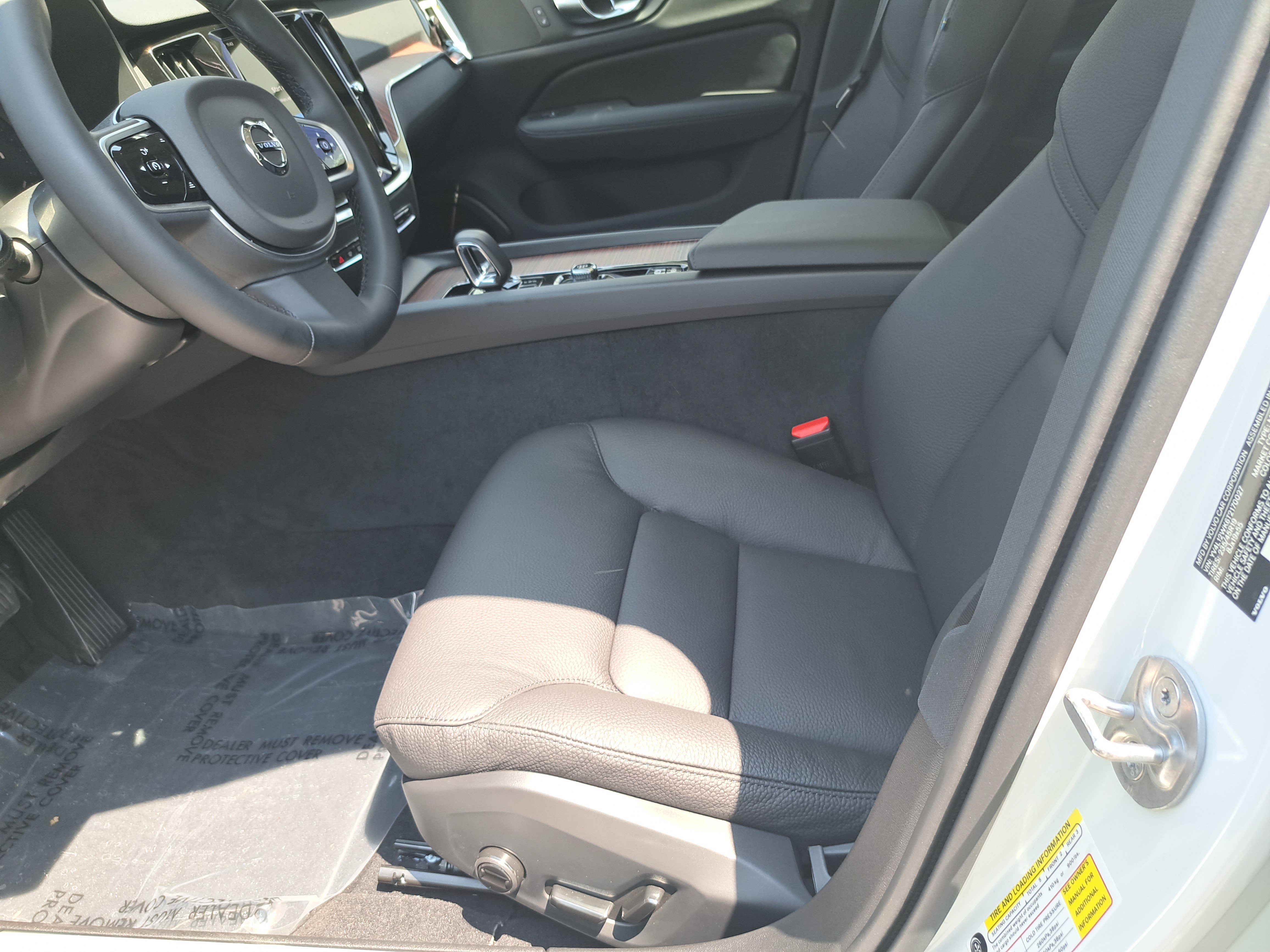 New 2026 Volvo V60 B5 Cross Country Plus w/ Protection Package Premier AWD/4WD image 6