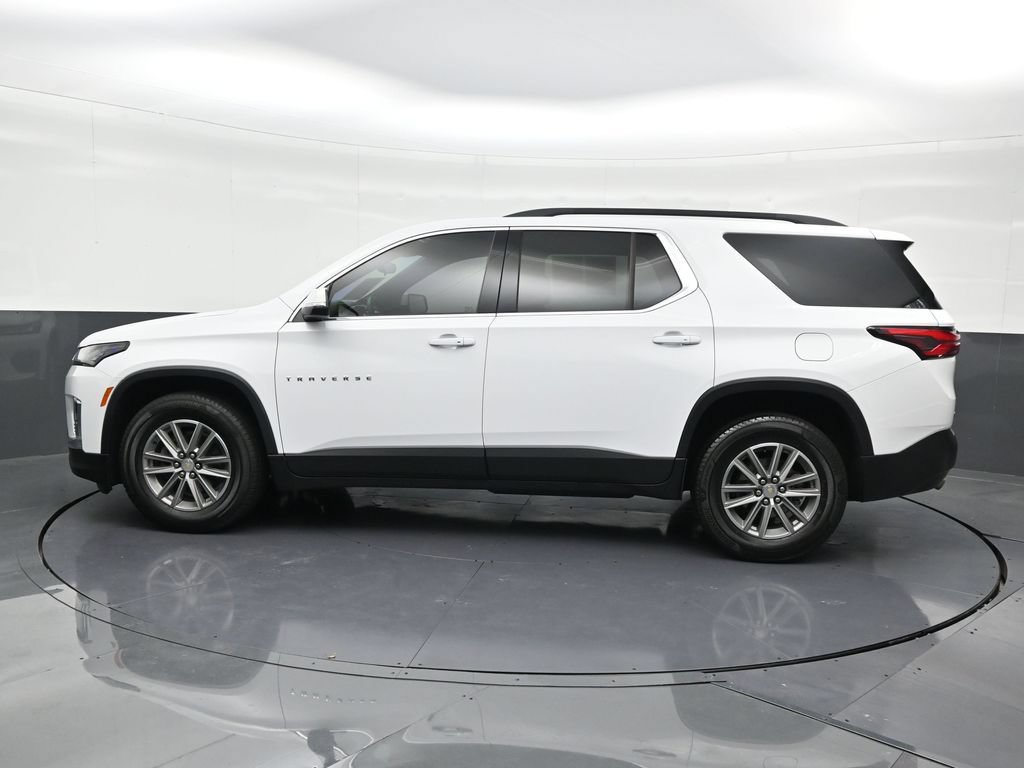 Used 2023 Chevrolet Traverse LT FWD image 2