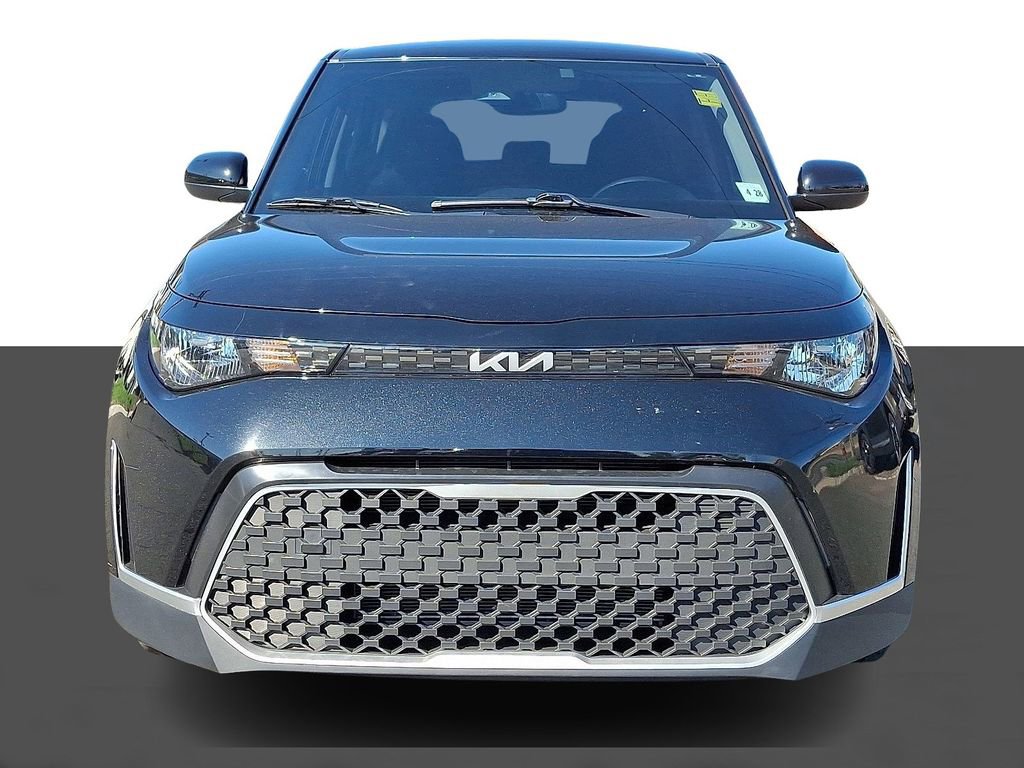 Used 2023 Kia Soul LX image 2
