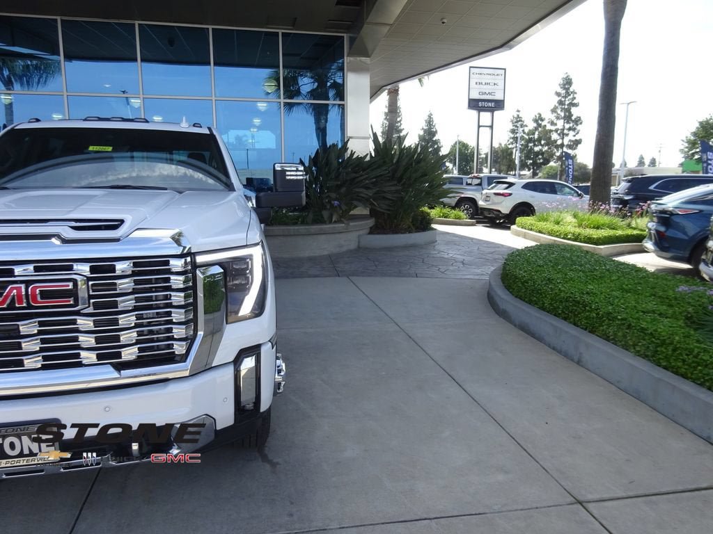 New 2026 GMC Sierra 3500 Denali w/ Denali Reserve Package AWD/4WD image 31