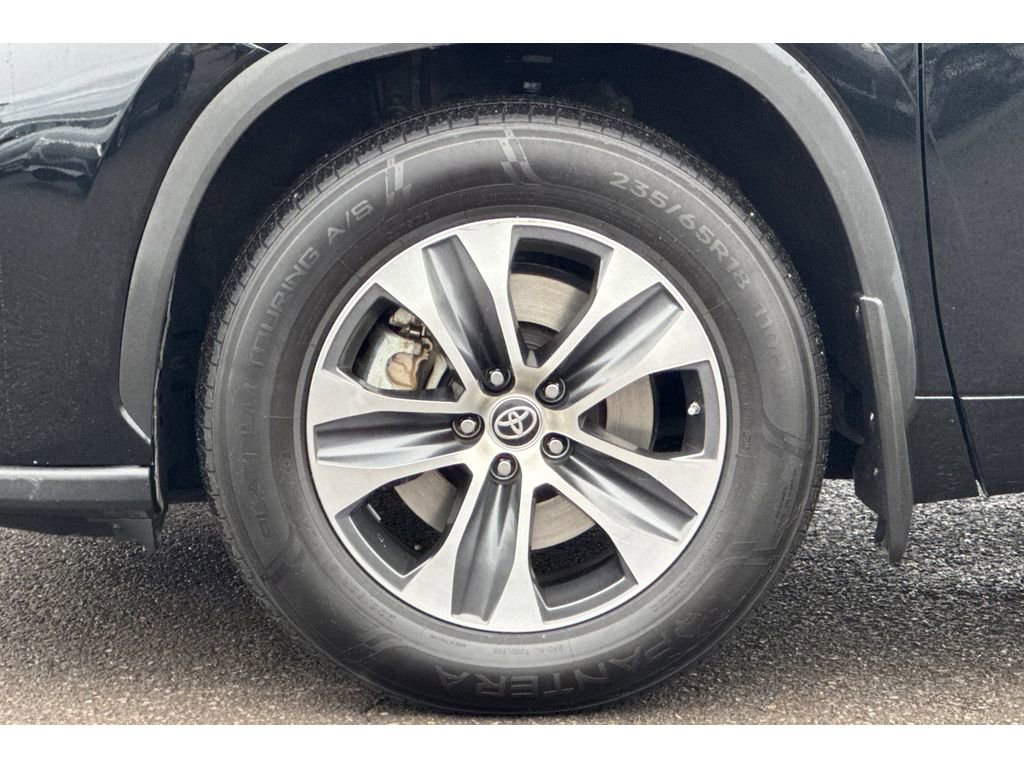 Used 2024 Toyota Highlander XLE image 29