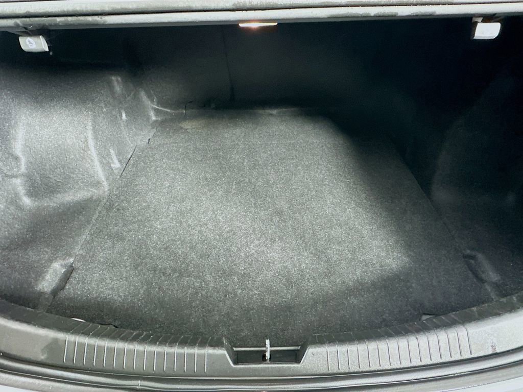 Used 2024 Chevrolet Malibu LT image 32