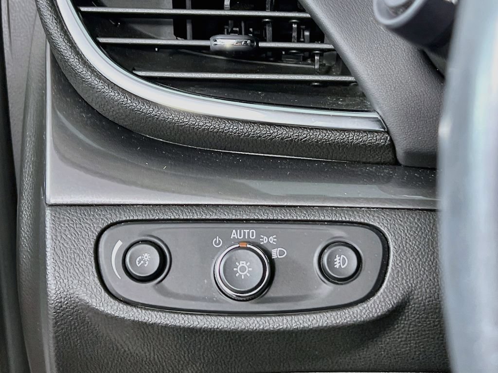 Certified 2017 Buick Encore Essence AWD/4WD image 9