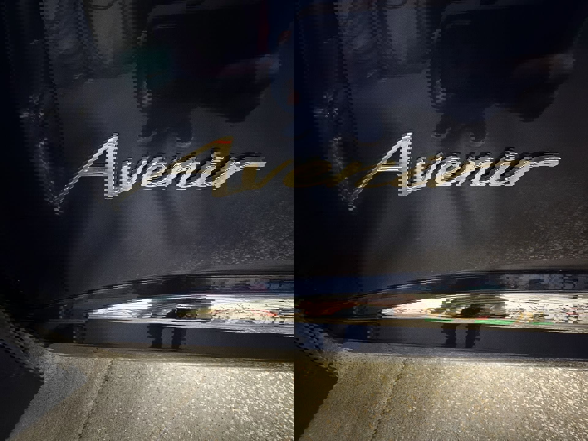 Used 2023 Buick Envision Avenir image 32