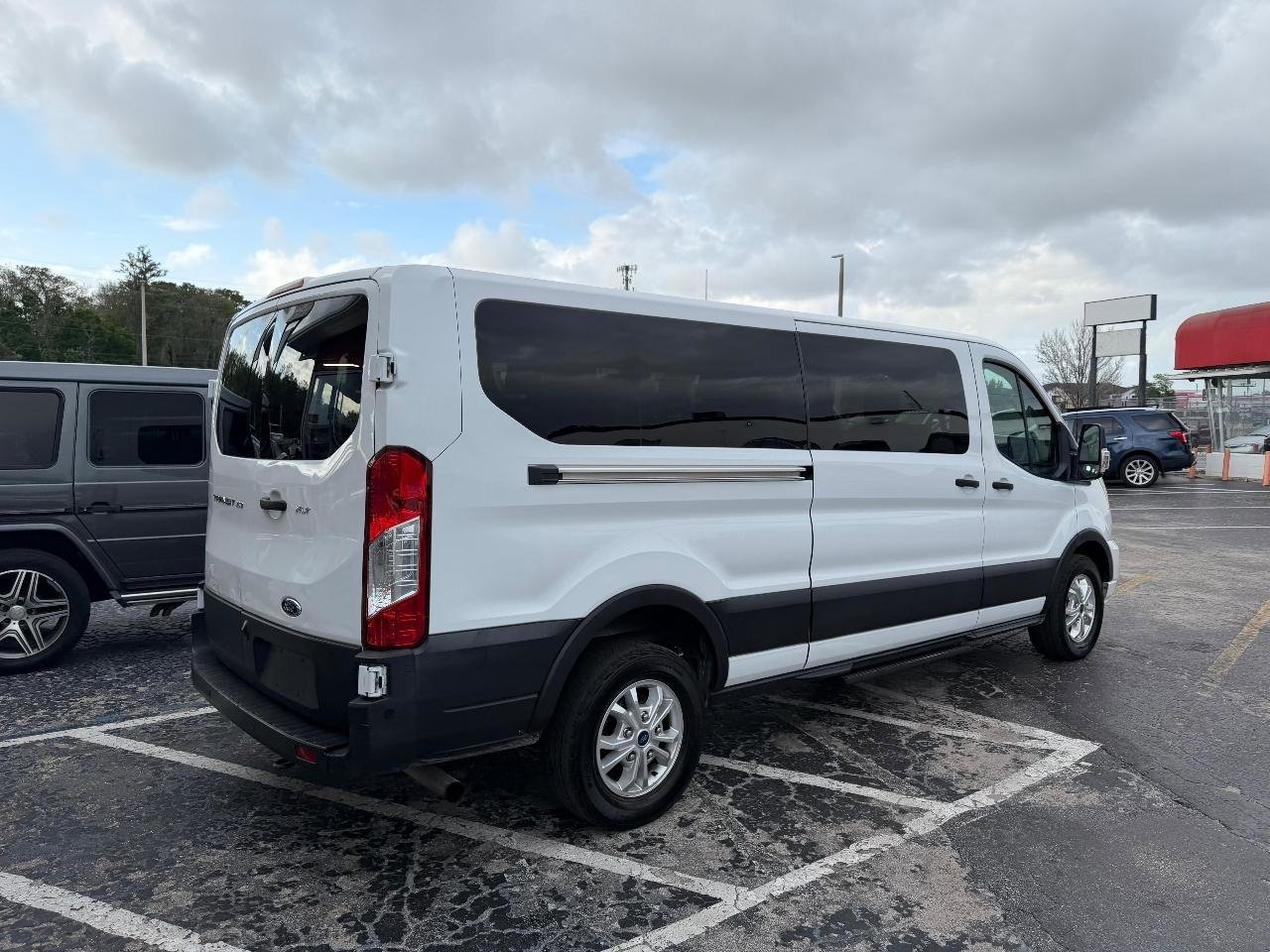 Used 2021 Ford Transit 350 XLT image 6