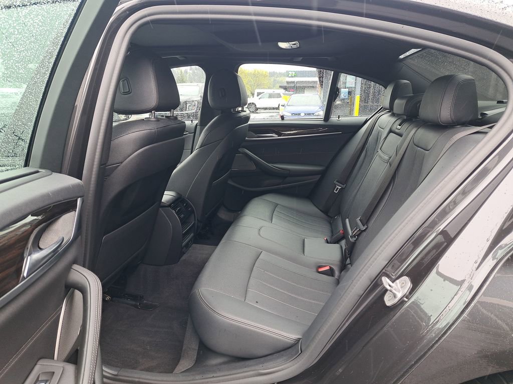 Used 2021 BMW 540i w/ Executive Package image 13