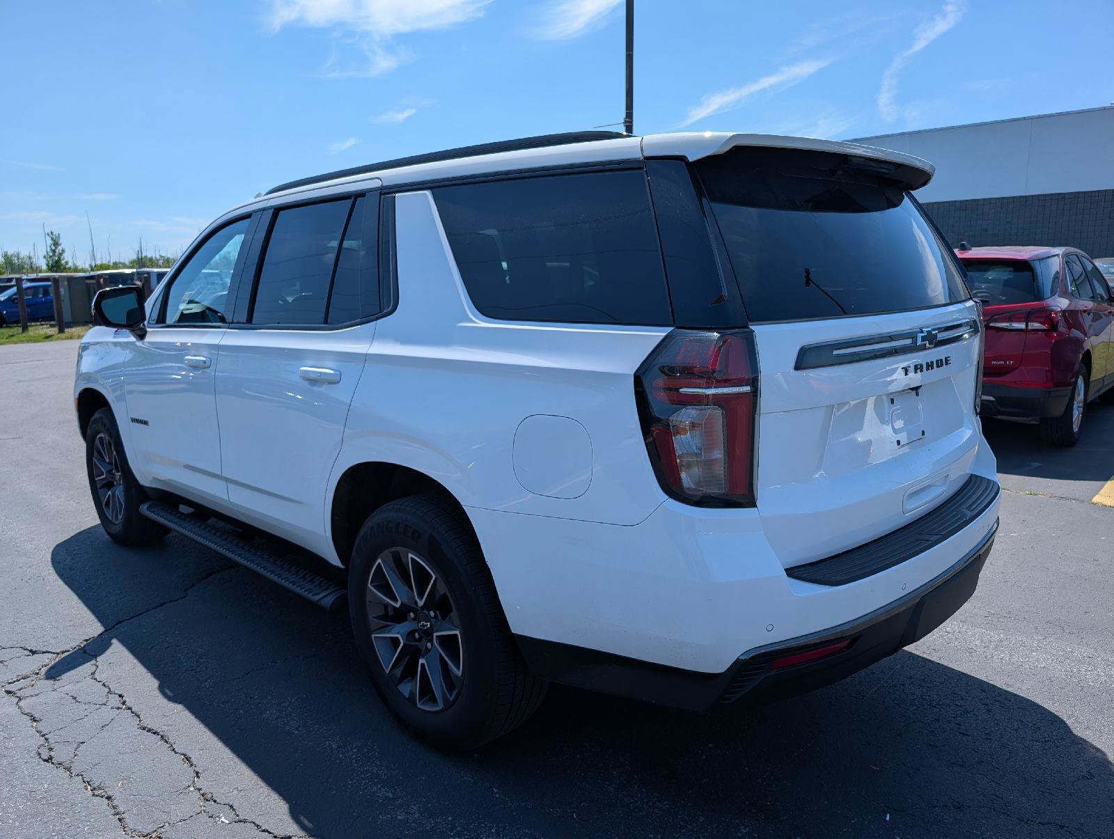 Used 2022 Chevrolet Tahoe Z71 w/ Luxury Package AWD/4WD image 6
