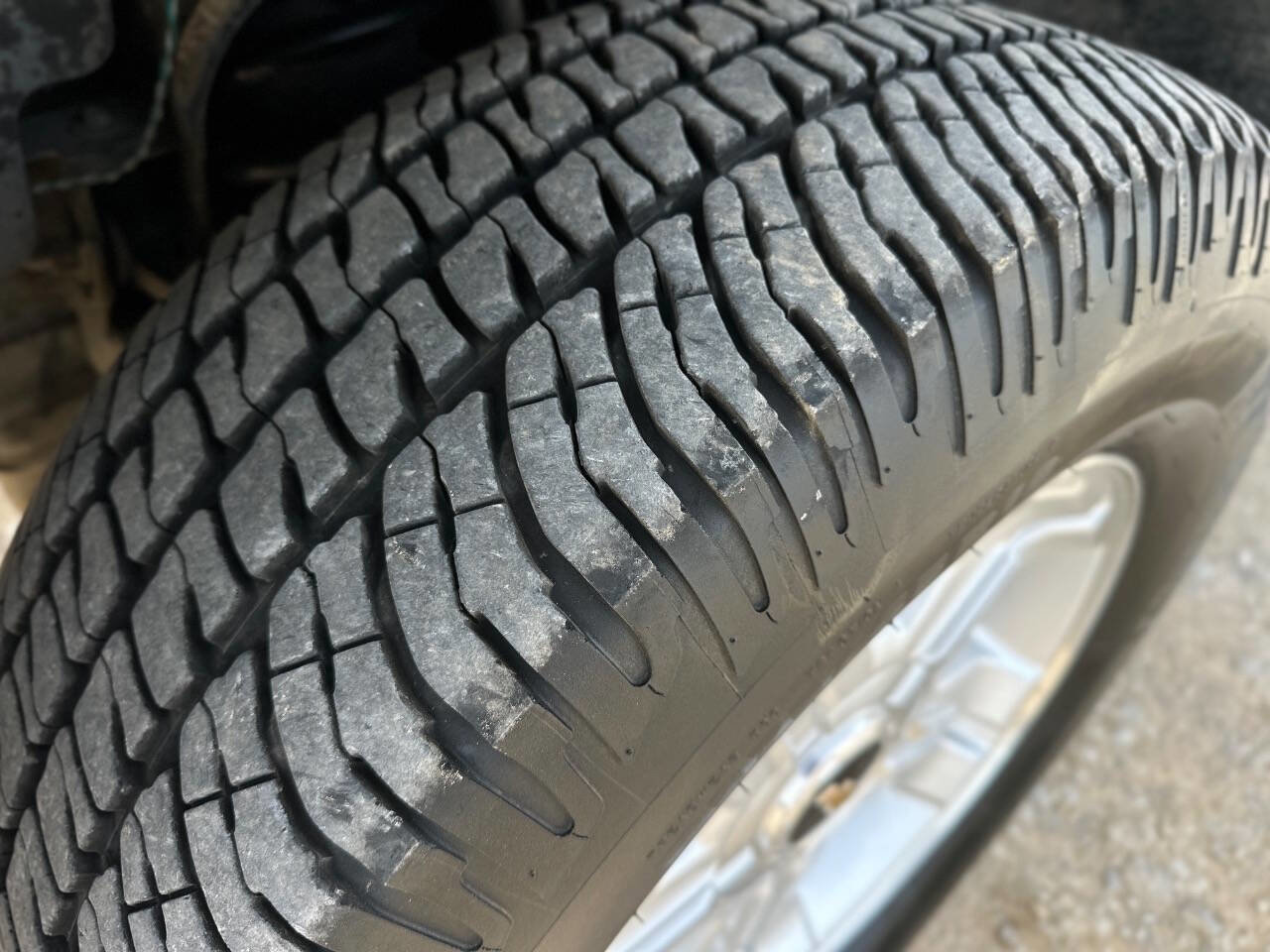 Used 2009 Chevrolet Suburban LT w/ Luxury Package image 10