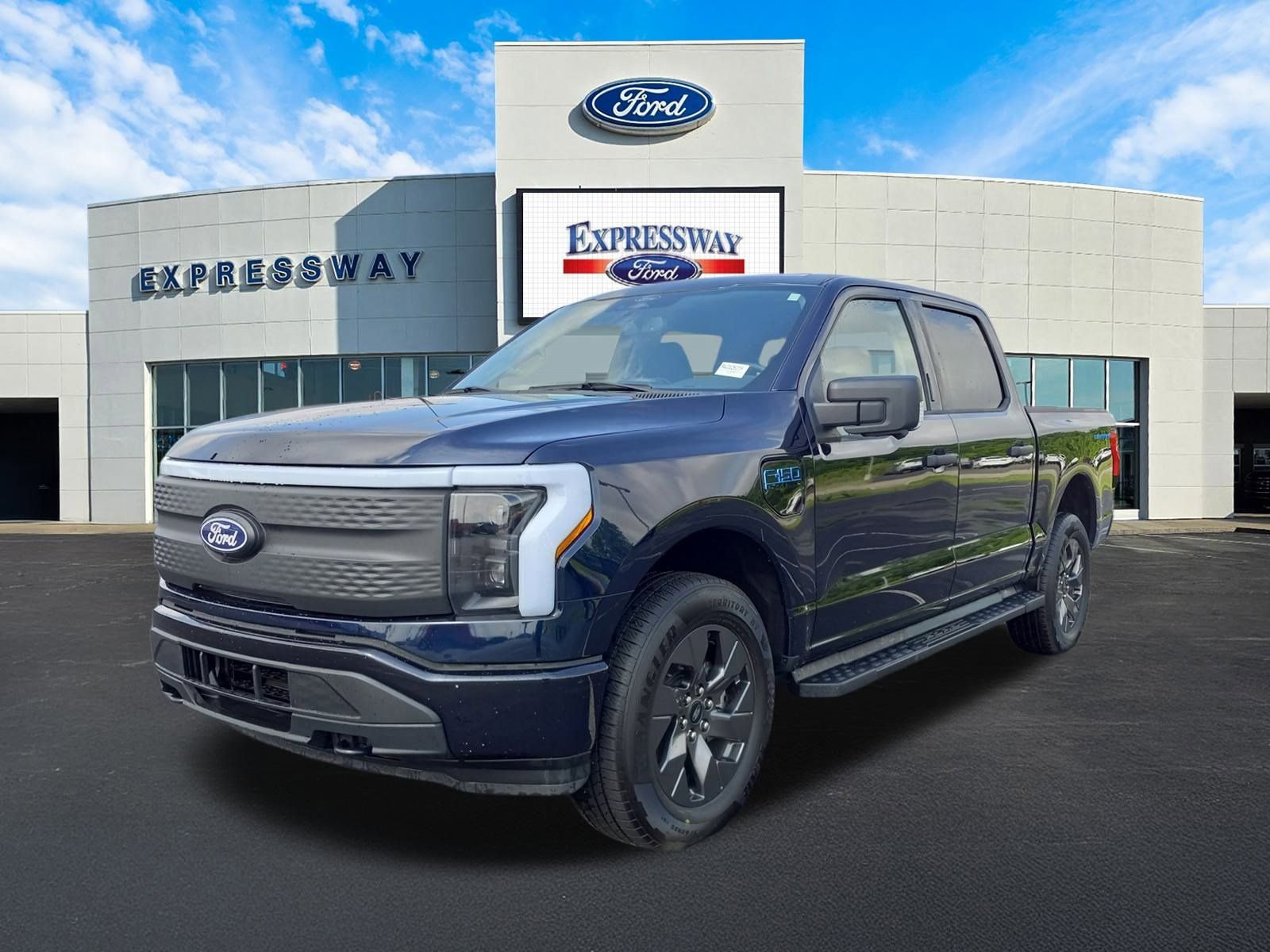 Used 2024 Ford F150 Lightning XLT image 2
