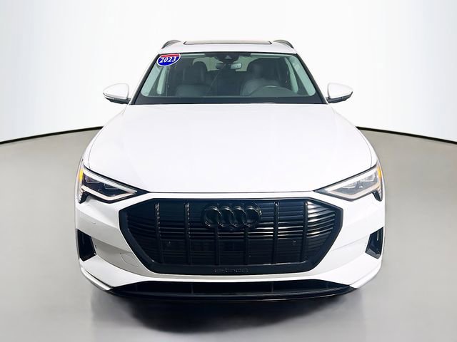 Used 2023 Audi e-tron Premium Plus w/ Premium Plus Package image 2