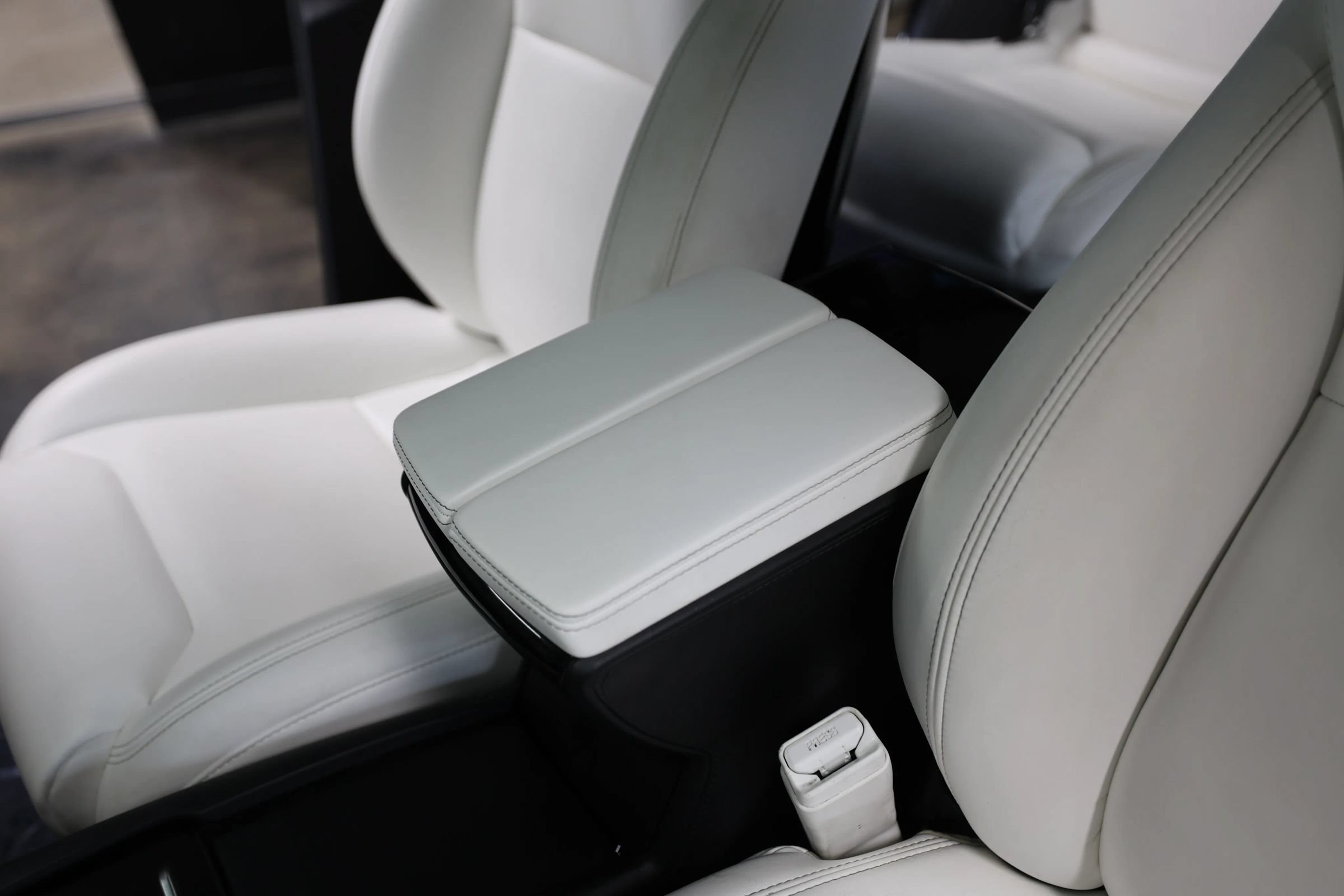 Used 2016 Tesla Model X 75D AWD/4WD image 32