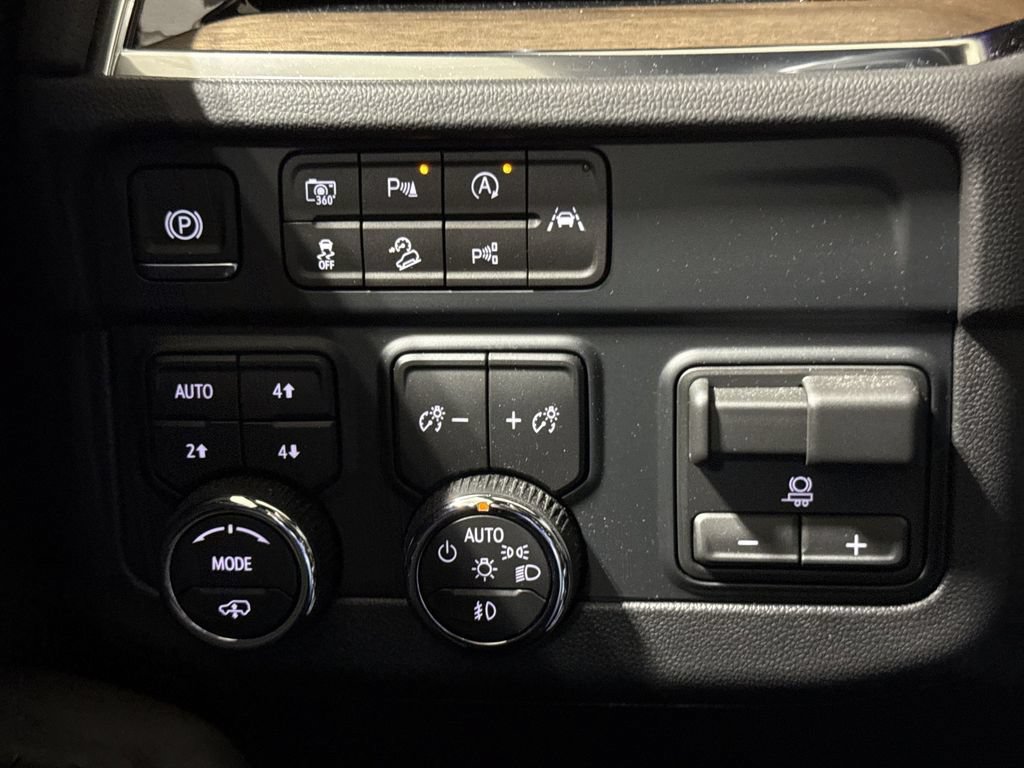 New 2026 Chevrolet Tahoe High Country AWD/4WD image 19