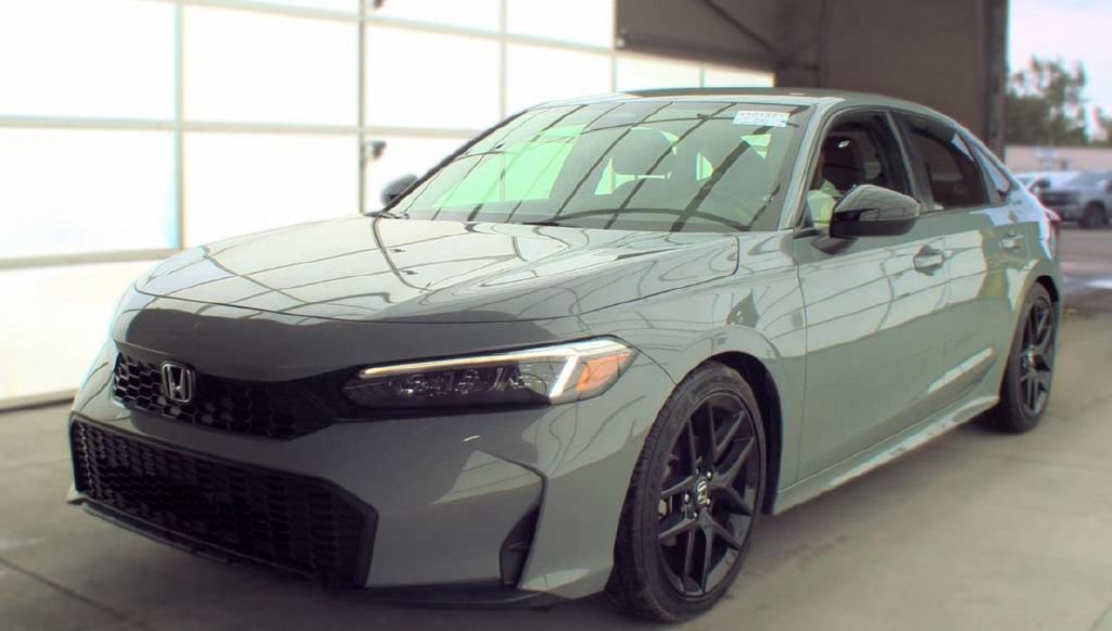 Used 2025 Honda Civic Sport image 1