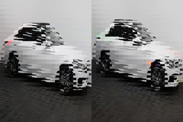 Used 2015 Mercedes-Benz C 400 4MATIC image 3