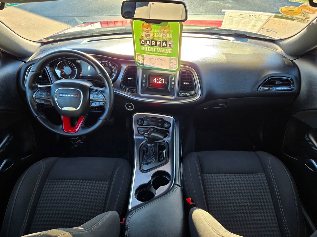 Used 2017 Dodge Challenger SXT image 36