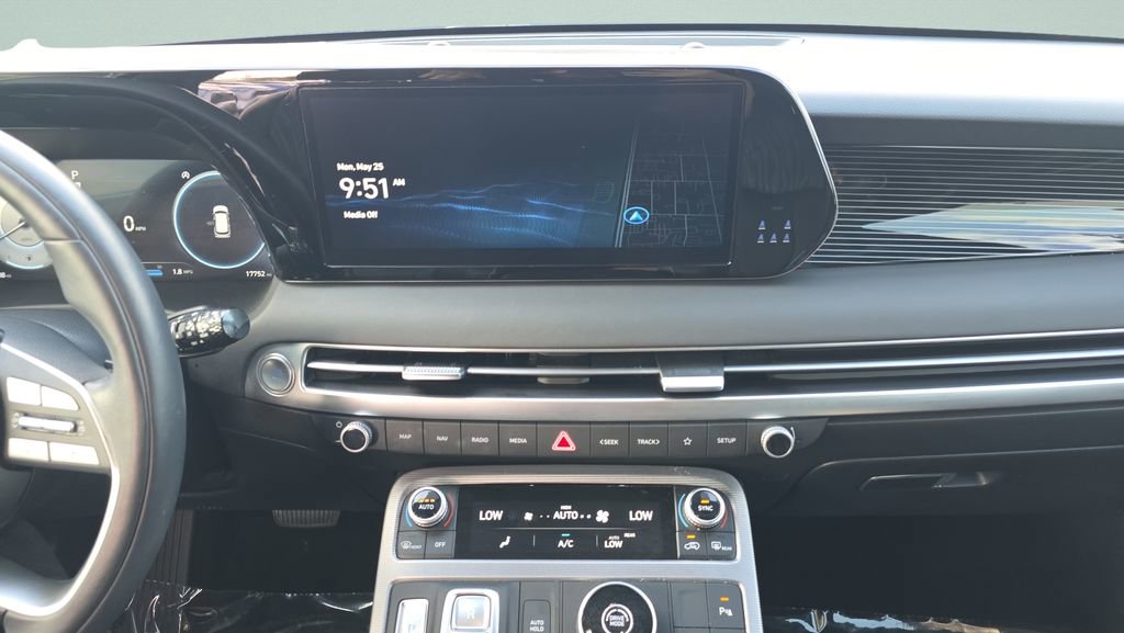 Used 2023 Hyundai Palisade Calligraphy FWD image 14