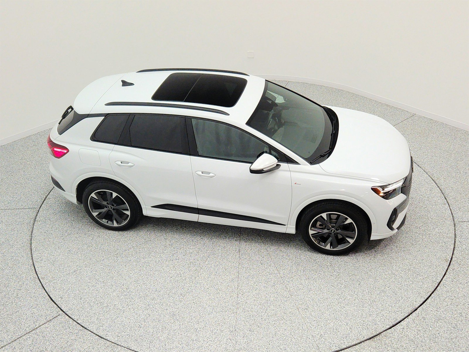 Used 2024 Audi Q4 e-tron Premium Plus w/ Premium Plus AWD/4WD image 25