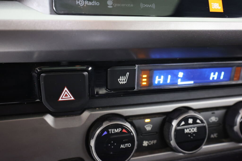 Used 2016 Toyota Tacoma Limited w/ Towing Package RWD image 38