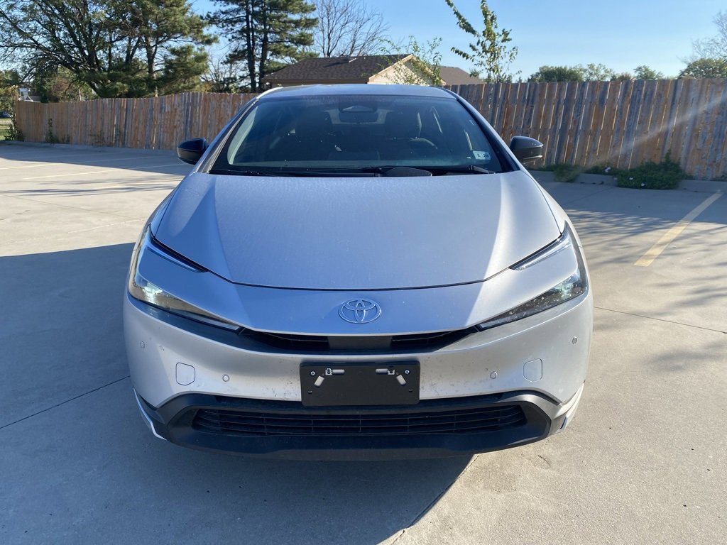 Used 2025 Toyota Prius LE image 4