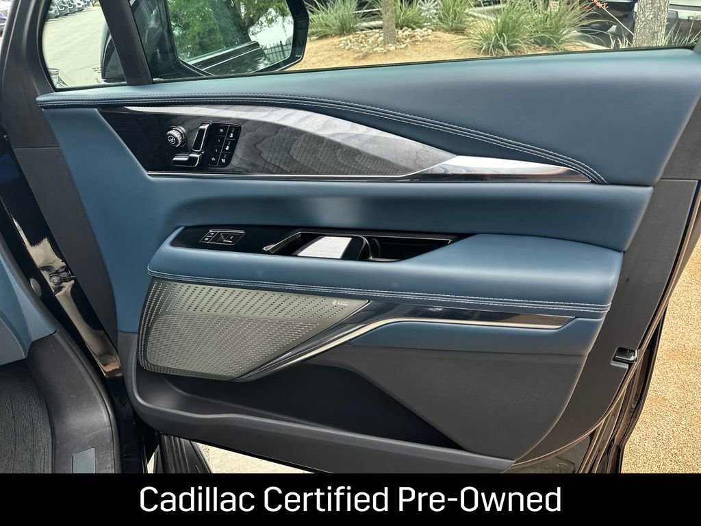 Certified 2025 Cadillac Escalade IQ Luxury 2 w/ LPO, Premium Carpet Package AWD/4WD image 39