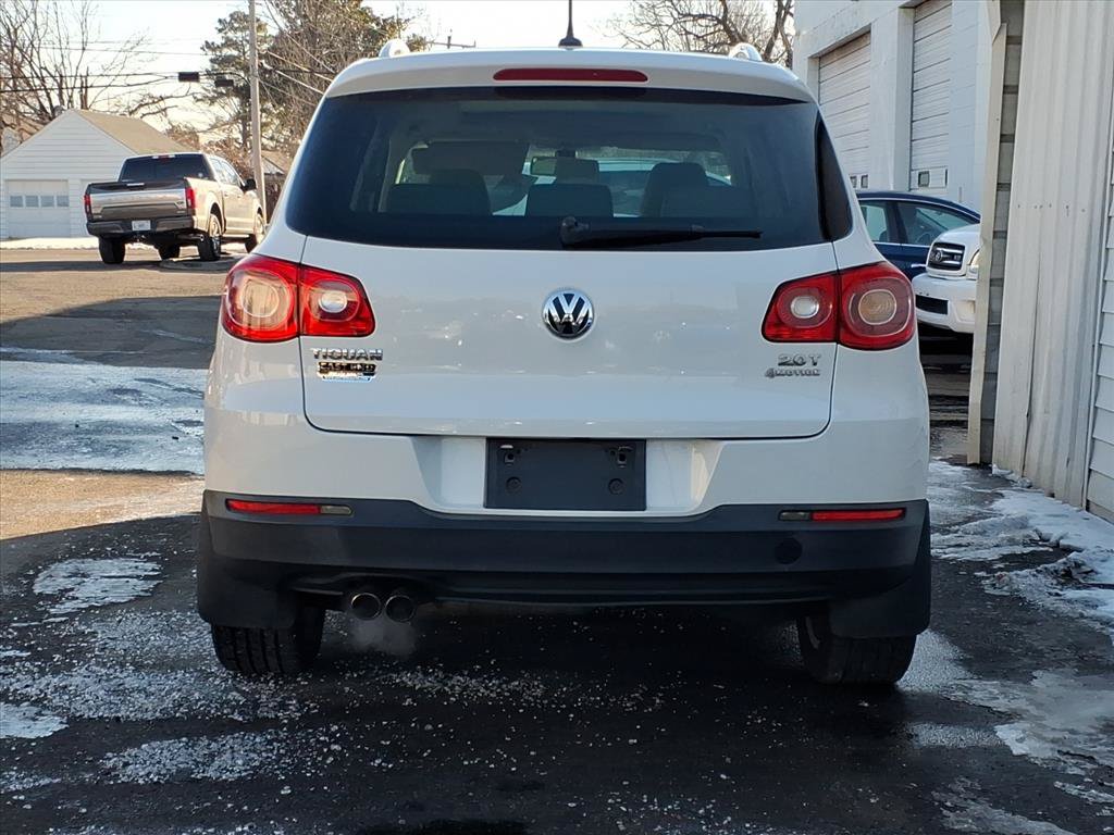 Used 2011 Volkswagen Tiguan S AWD/4WD image 4