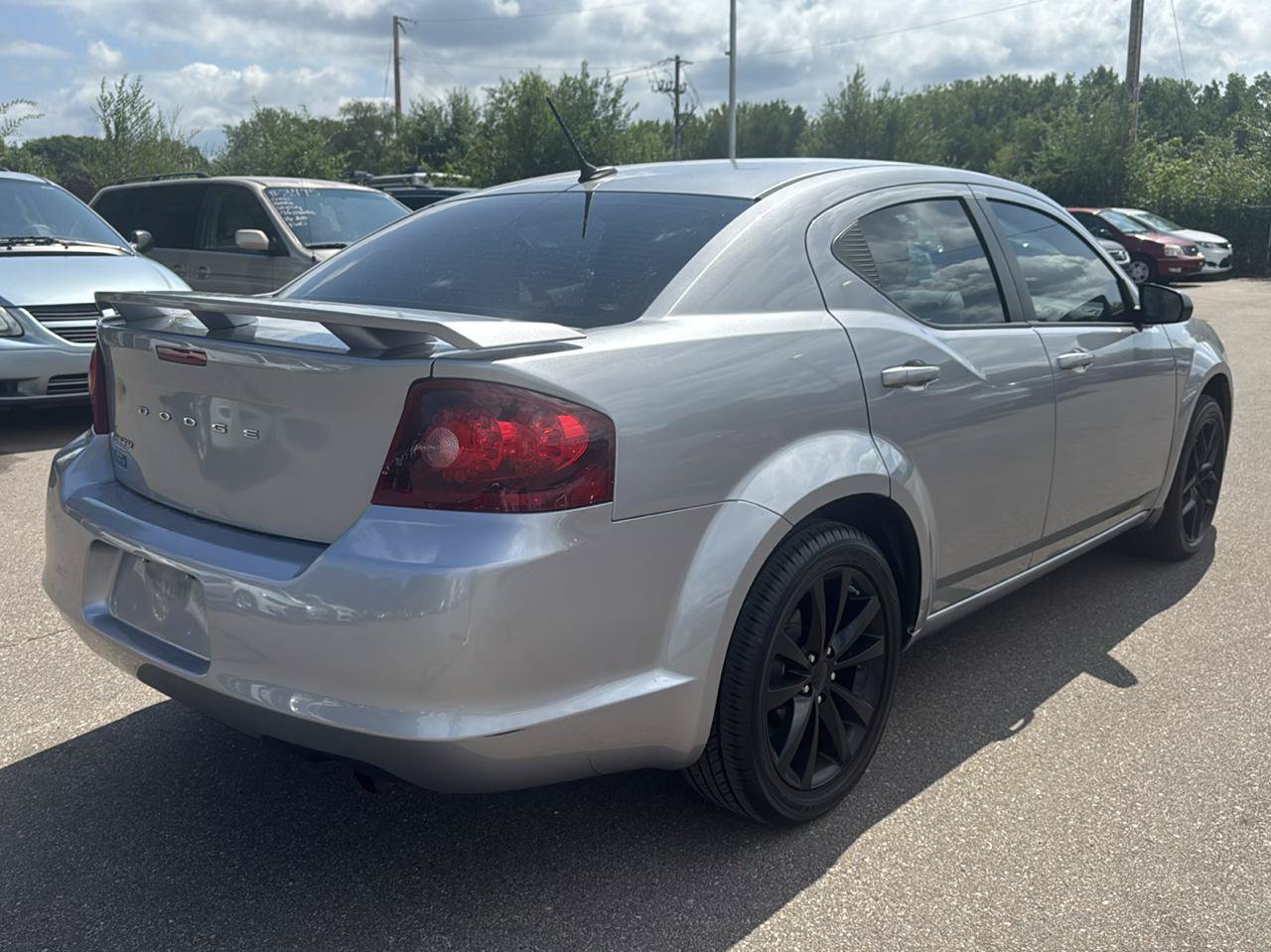 Used 2014 Dodge Avenger SE w/ Blacktop Package FWD image 5